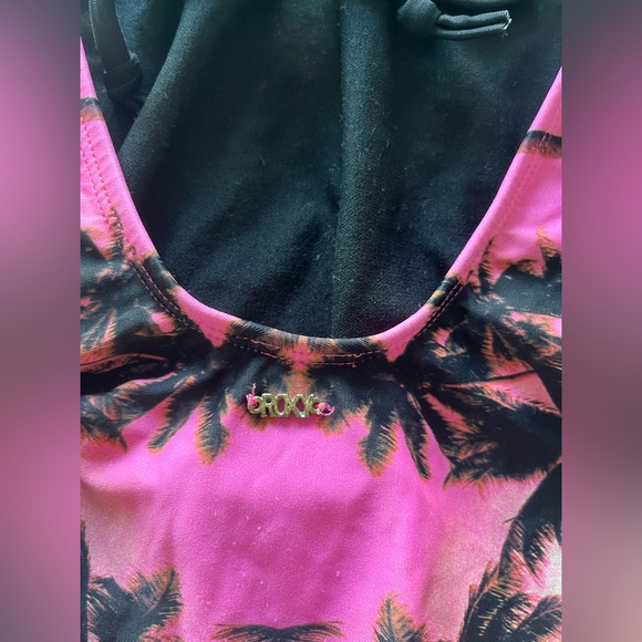 Roxy one piece suit - Small - Picture 2 of 6